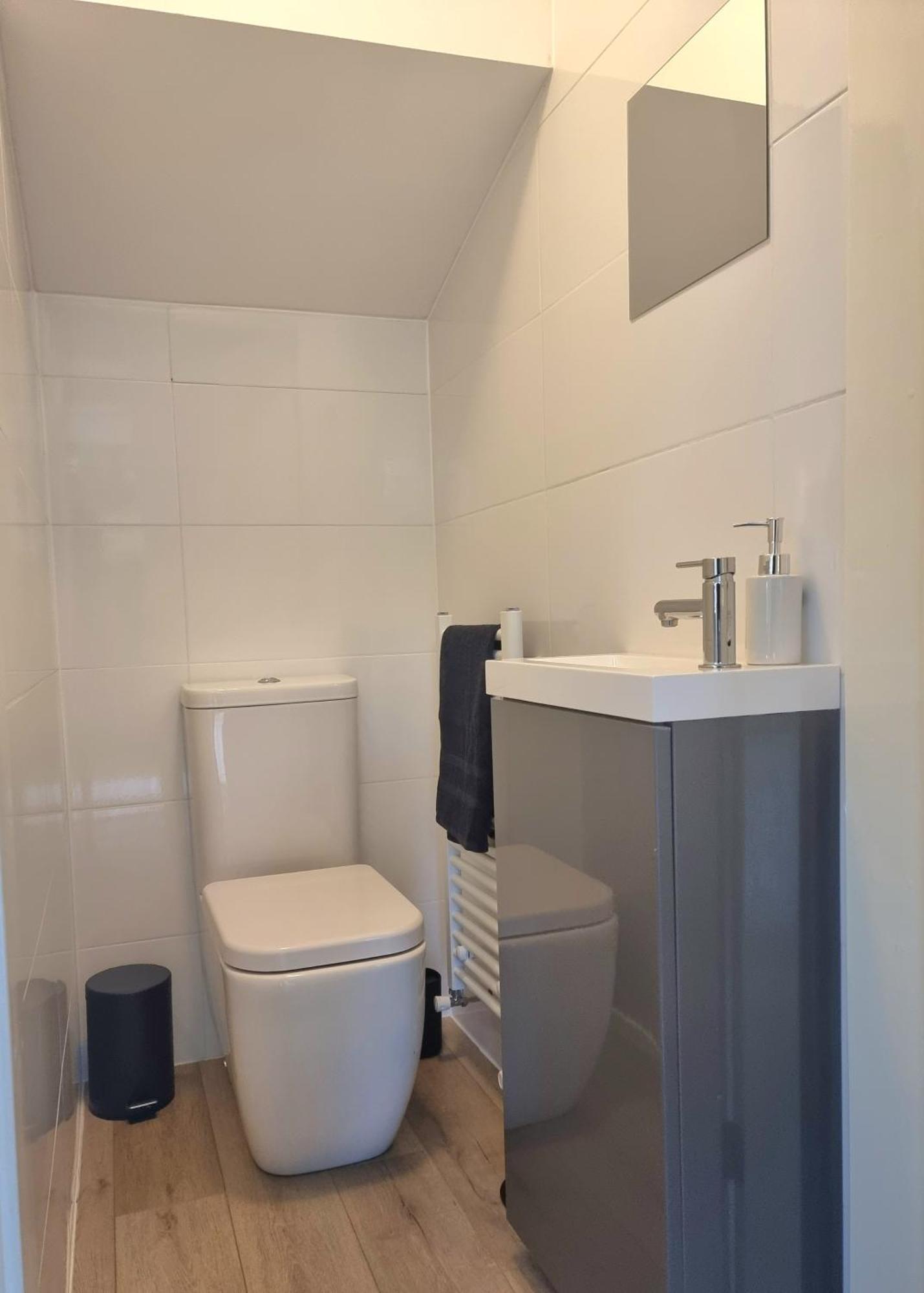 Сasa de vacaciones Spacious Town House - Centre, Free Parking, Sleeps 6, High-speed Wifi, En-suite, Great Location, A45, A46, Jlr, Nec, Airport, Warwick & Stratford Upon Avon - Fernwood - Your Away From Home! Coventry