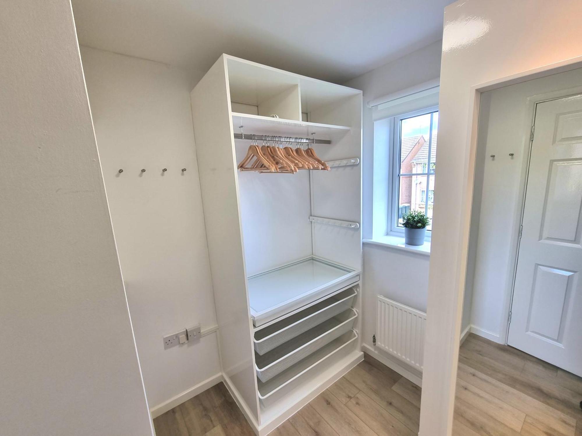 Spacious Town House - Centre, Free Parking, Sleeps 6, High-speed Wifi, En-suite, Great Location, A45, A46, Jlr, Nec, Airport, Warwick & Stratford Upon Avon - Fernwood - Your Away From Home! Coventry