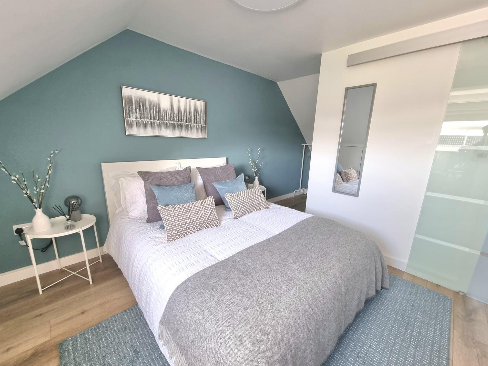Spacious Town House - Centre, Free Parking, Sleeps 6, High-speed Wifi, En-suite, Great Location, A45, A46, Jlr, Nec, Airport, Warwick & Stratford Upon Avon - Fernwood - Your Away From Home! Coventry