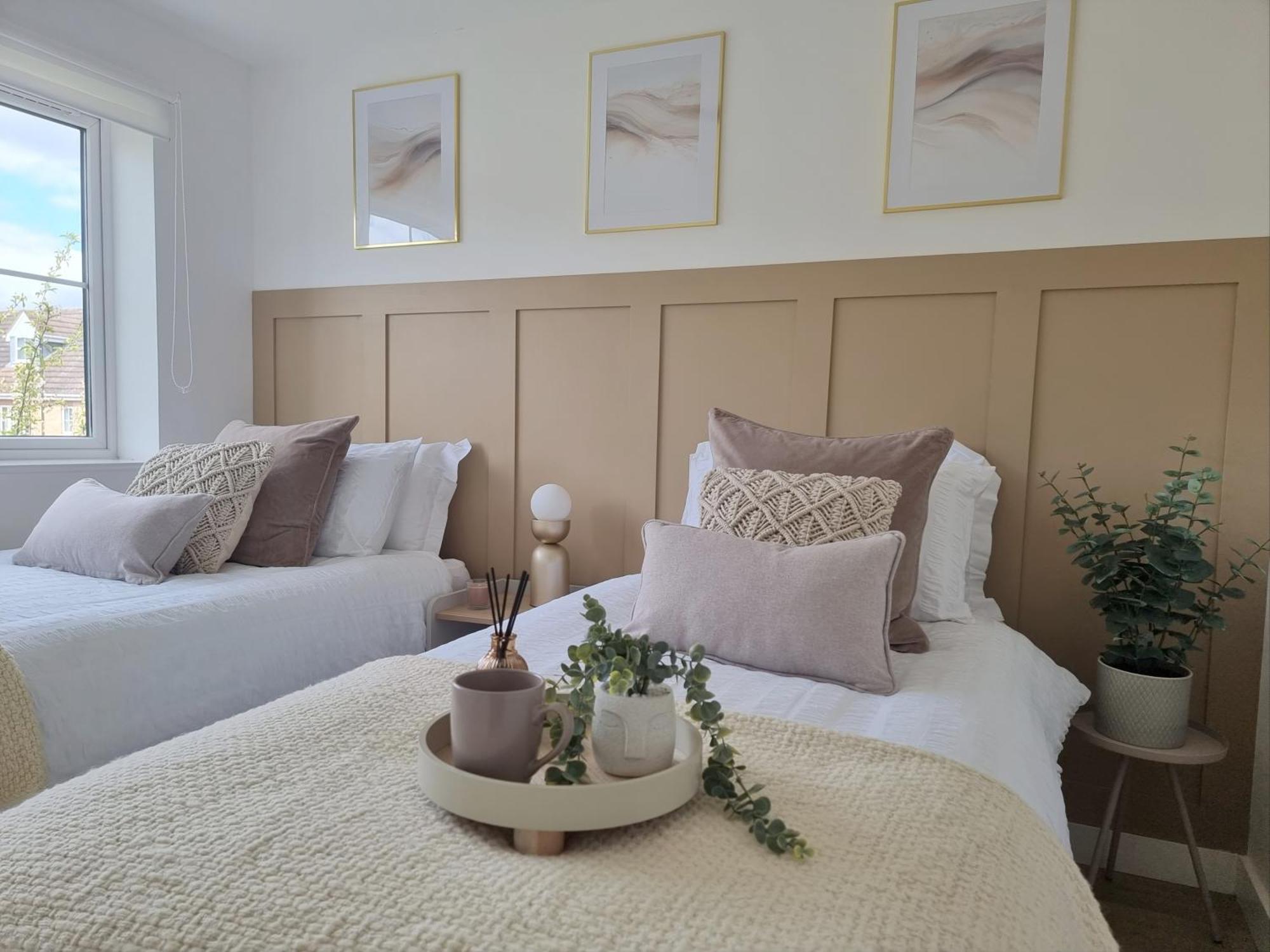 Spacious Town House - Centre, Free Parking, Sleeps 6, High-speed Wifi, En-suite, Great Location, A45, A46, Jlr, Nec, Airport, Warwick & Stratford Upon Avon - Fernwood - Your Away From Home! Сasa de vacaciones