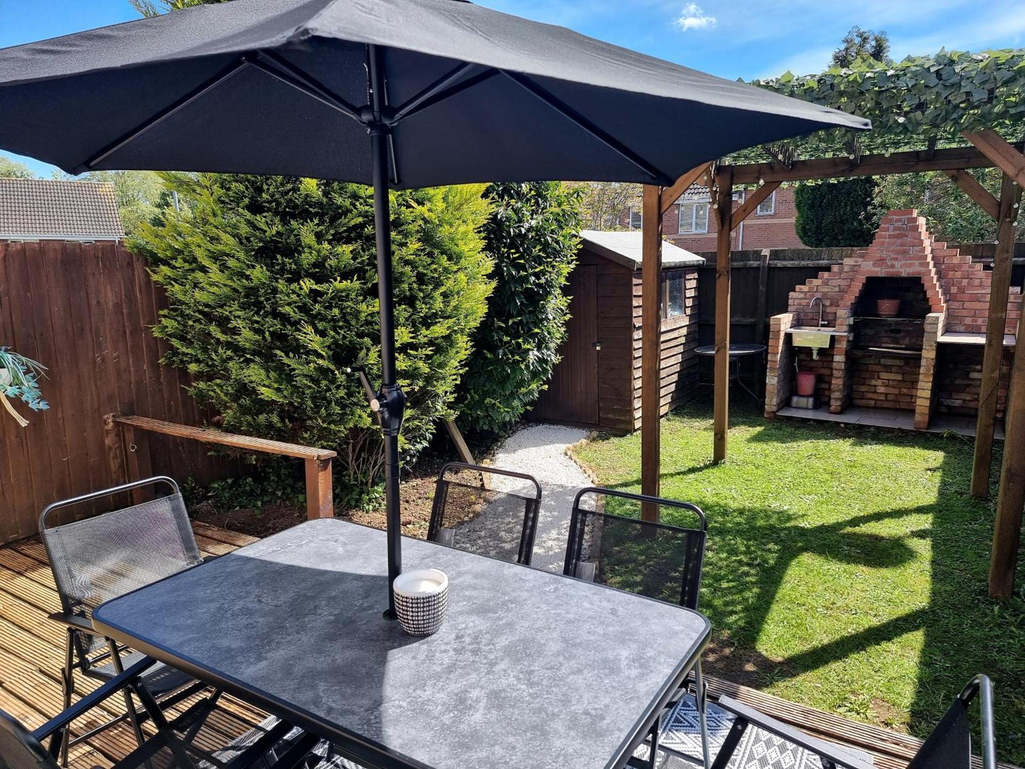 Spacious Town House - Centre, Free Parking, Sleeps 6, High-speed Wifi, En-suite, Great Location, A45, A46, Jlr, Nec, Airport, Warwick & Stratford Upon Avon - Fernwood - Your Away From Home! Сasa de vacaciones *
