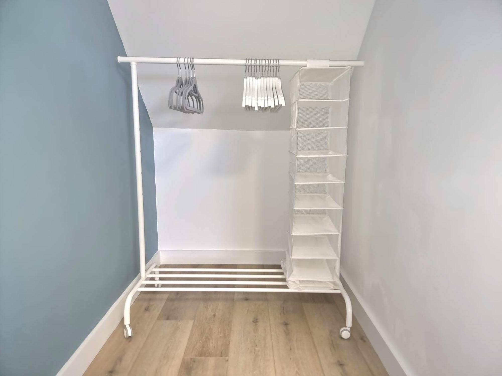 Holiday home Spacious Town House - Centre, Free Parking, Sleeps 6, High-speed Wifi, En-suite, Great Location, A45, A46, Jlr, Nec, Airport, Warwick & Stratford Upon Avon - Fernwood - Your Away From Home! *