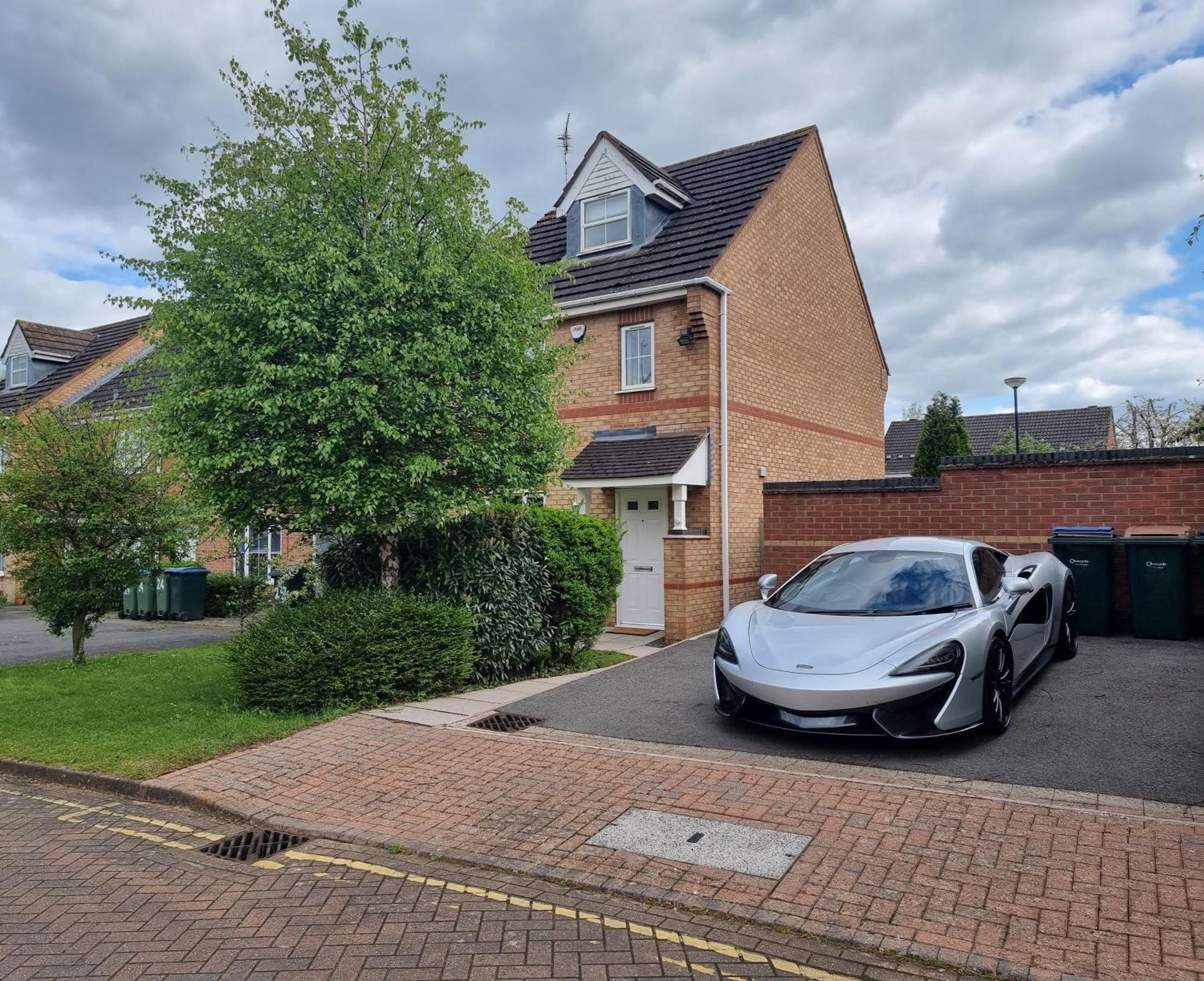 Spacious Town House - Centre, Free Parking, Sleeps 6, High-speed Wifi, En-suite, Great Location, A45, A46, Jlr, Nec, Airport, Warwick & Stratford Upon Avon - Fernwood - Your Away From Home!